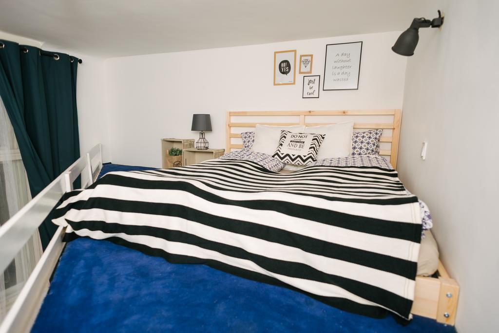 Golden Hand Luxury Apartment บูดาเปสต์ ภายนอก รูปภาพ